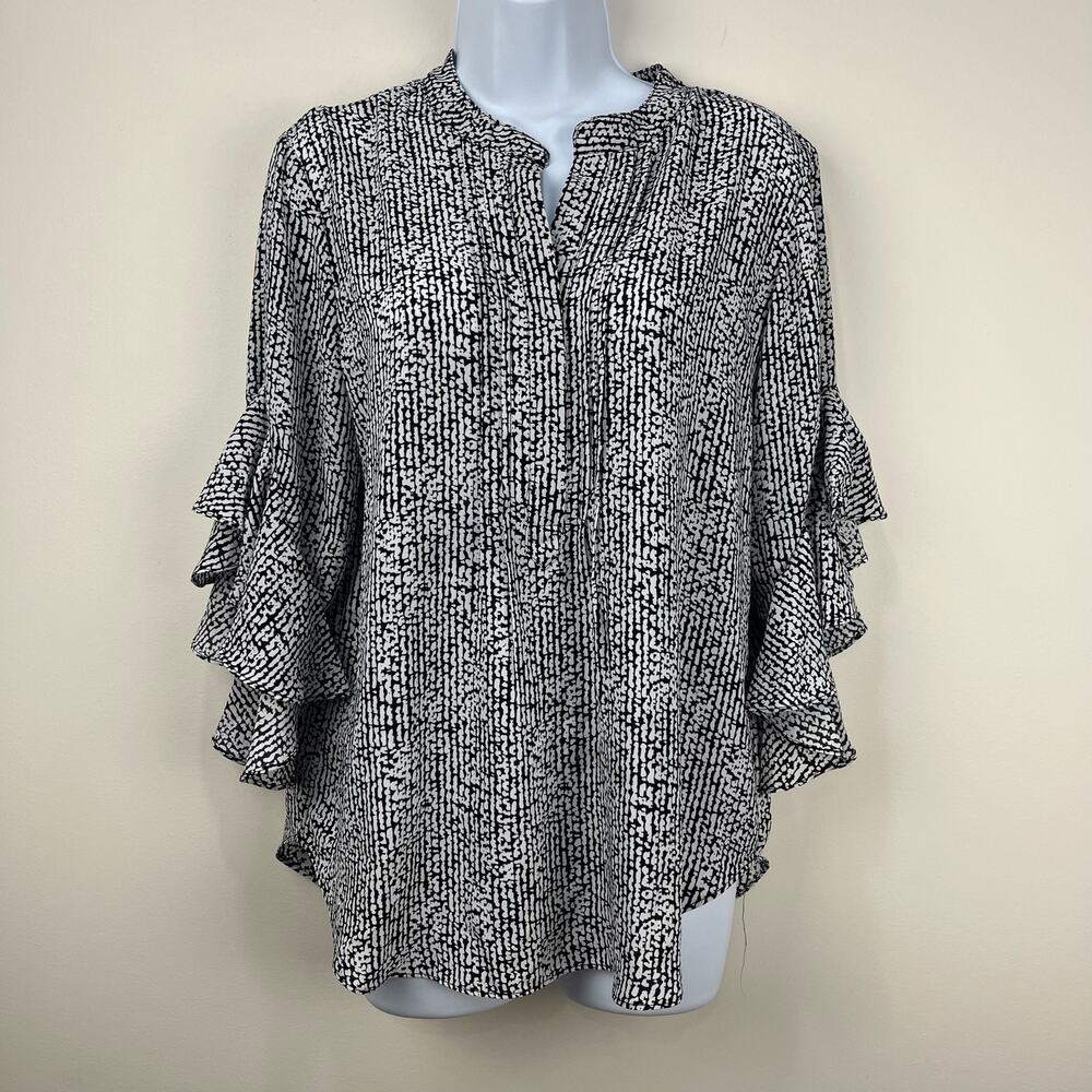 Vince Camuto 3/4 Sleeve Medium Top Shirt Ruffle Office Button